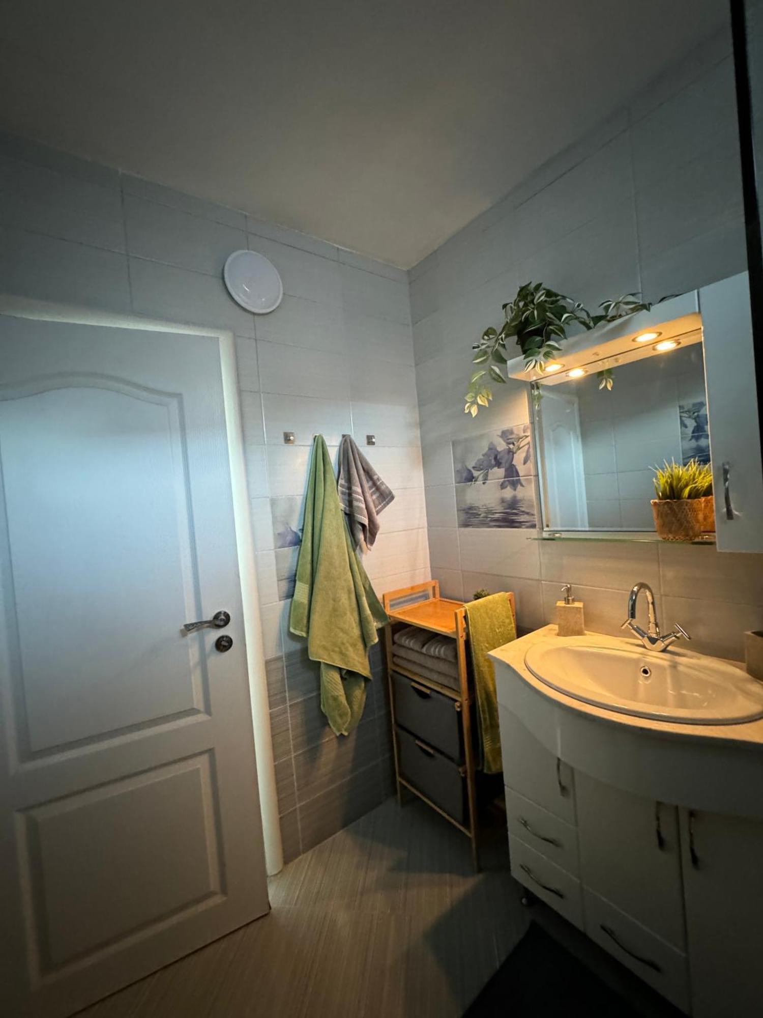 Kakavanen'S Sea View Apartment Baltsjik Eksteriør bilde